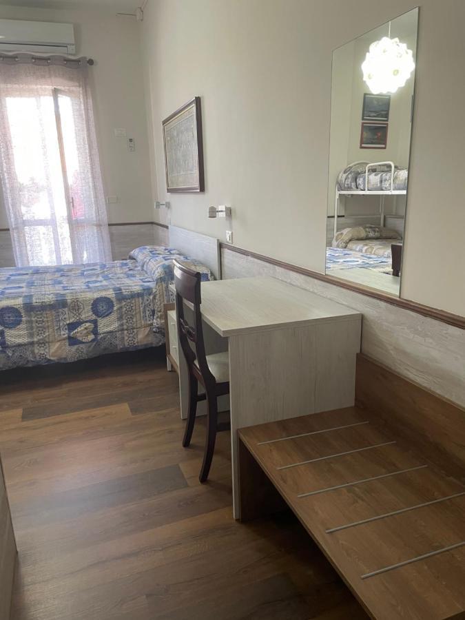 Hotel Cappuccetto Rosso Lusciano Bagian luar foto