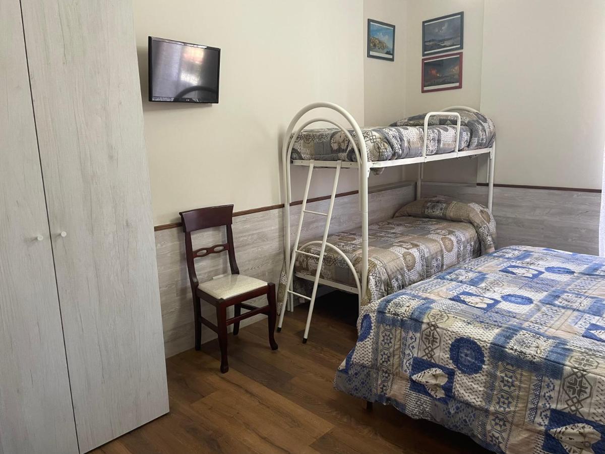 Hotel Cappuccetto Rosso Lusciano Bagian luar foto